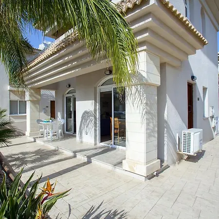 Villa Blue Water 10c